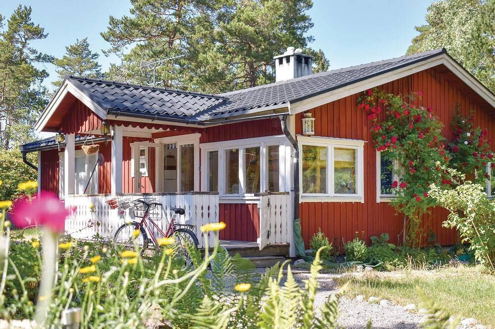 Accogliente casa a Djurhamn con Wifi in Vindo
