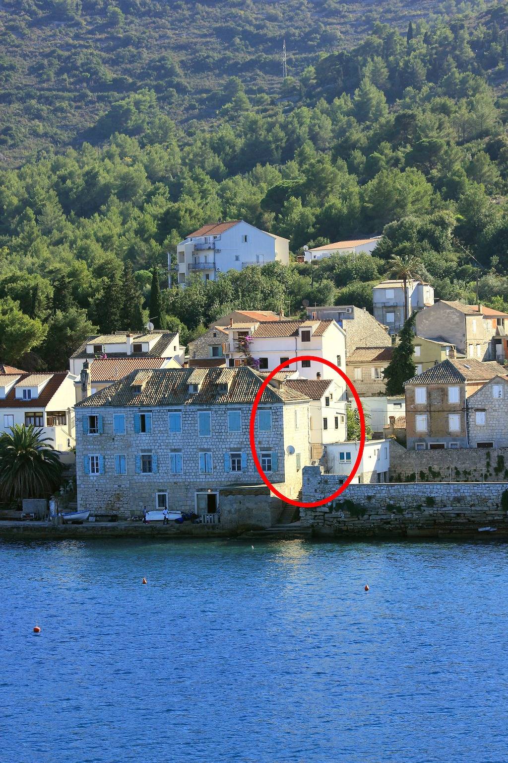 Hel lägenhet, Ettrumslägenhet vid stranden Vis A-2459-a in Vis Town, Split-Dalmatia guovlu