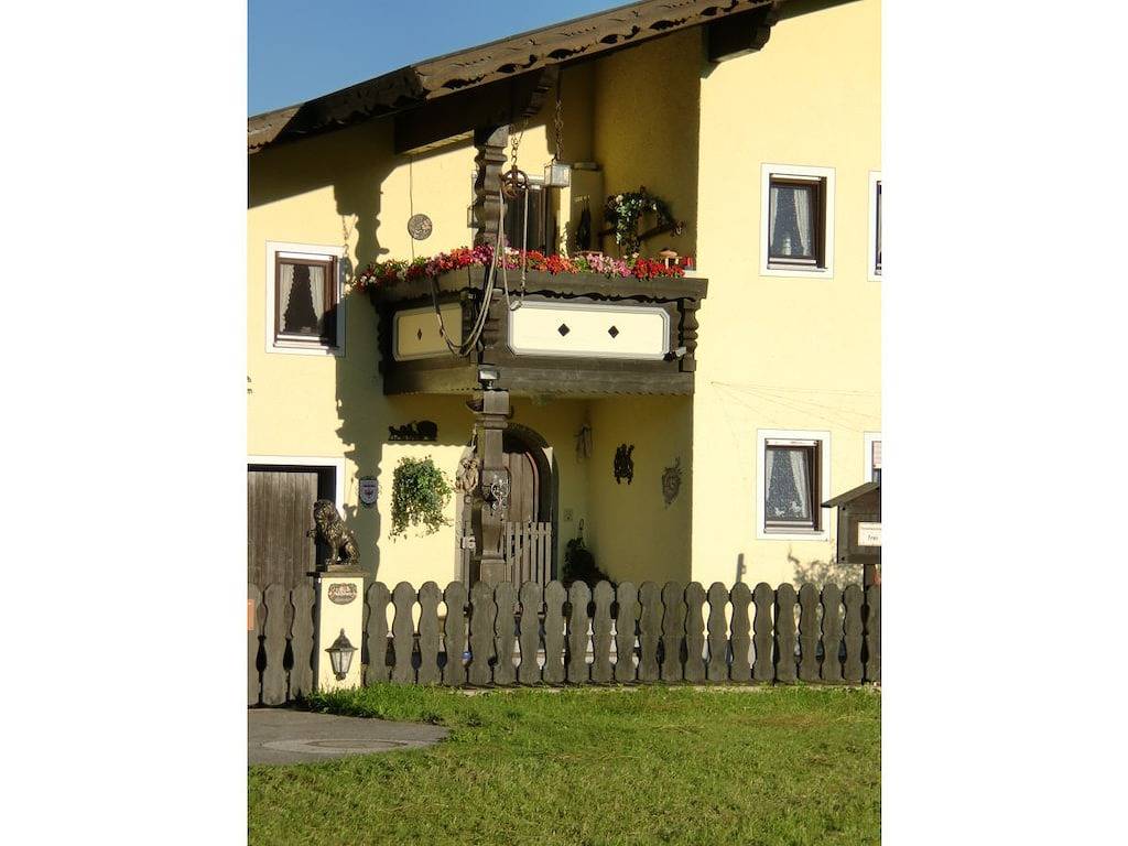 Wohnung in Pinswang mit Schwimmbecken in Pinswang, Außerfern