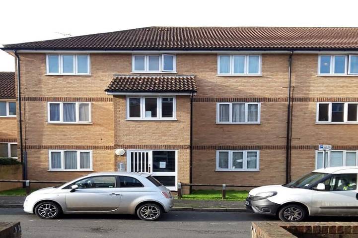 Ganze Wohnung, Modern 1-Bed Serviced Apartment | Free Parking | 5 Mins to Chatham Station in Chatham (Großbritannien), Kent Downs