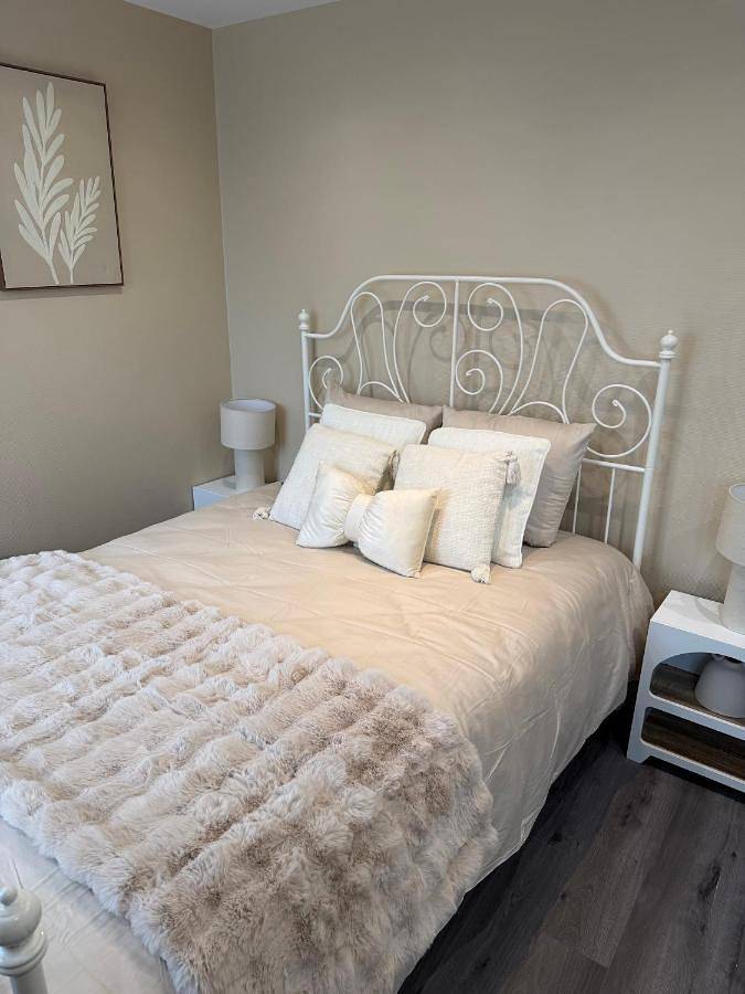 Appartement entier, Charmante petite maisonnette proche de Giverny in Bonnières-sur-Seine, Yvelines