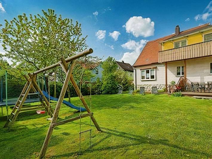 Ferienhaus für 8 Personen, mit Balkon und Terrasse sowie Garten und Sauna in Bärnau