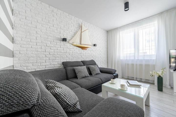 Apartament wakacyjny dla 2 osób, z widok i balkon oraz ogród w Darłowo