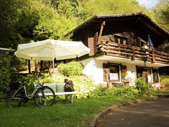 Vakantiepark voor 2 personen, with Balkon/Terras and Terras as well as Tuin in Rijnland-Palts