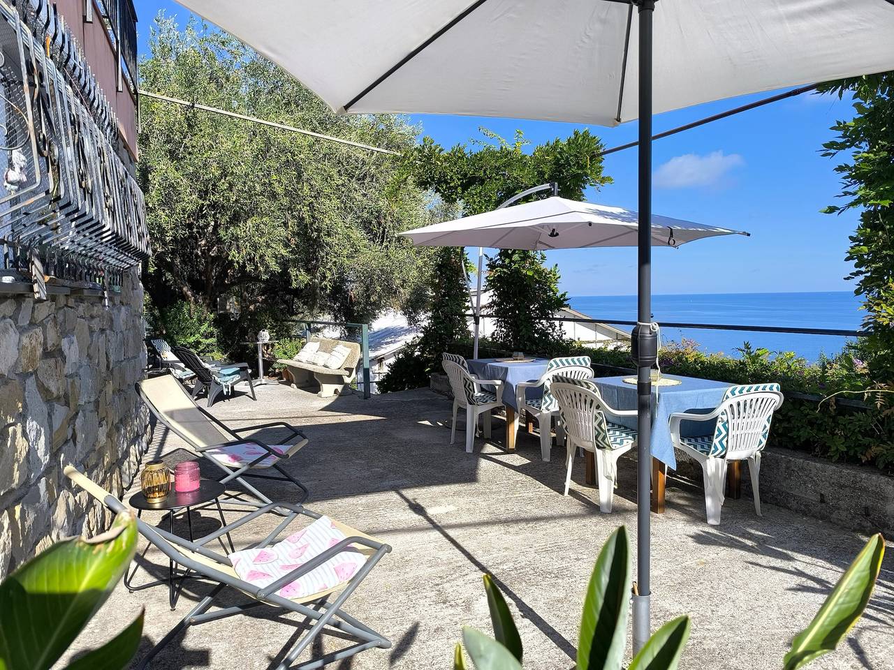 Ganze Wohnung, Ferienwohnung 'Gli Orti Sul Mare 1' mit Meerblick, Wi-Fi und Klimaanlage in Bordighera, Riviera di Ponente