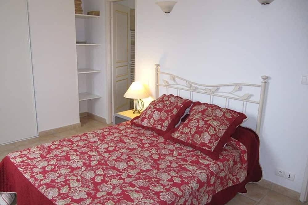 Schöne Villa umgeben von Olivenbäumen nahe Aups in Aups, Brignoles Region