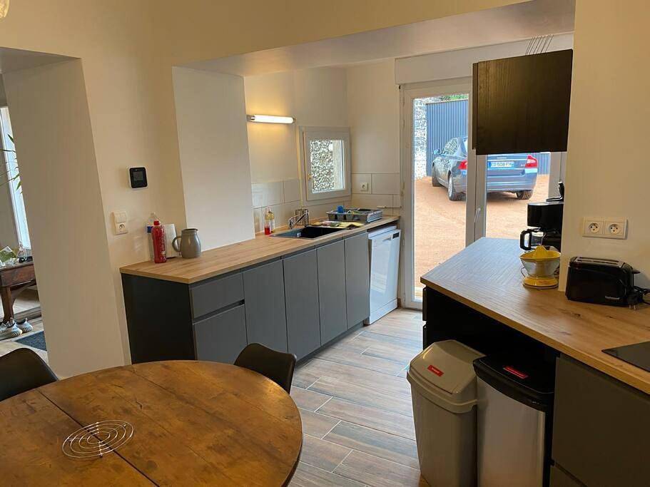 Bienvenue à la Villa Plagnal Classée 3 étoiles in Aubière, Parc naturel régional des Volcans d'Auvergne