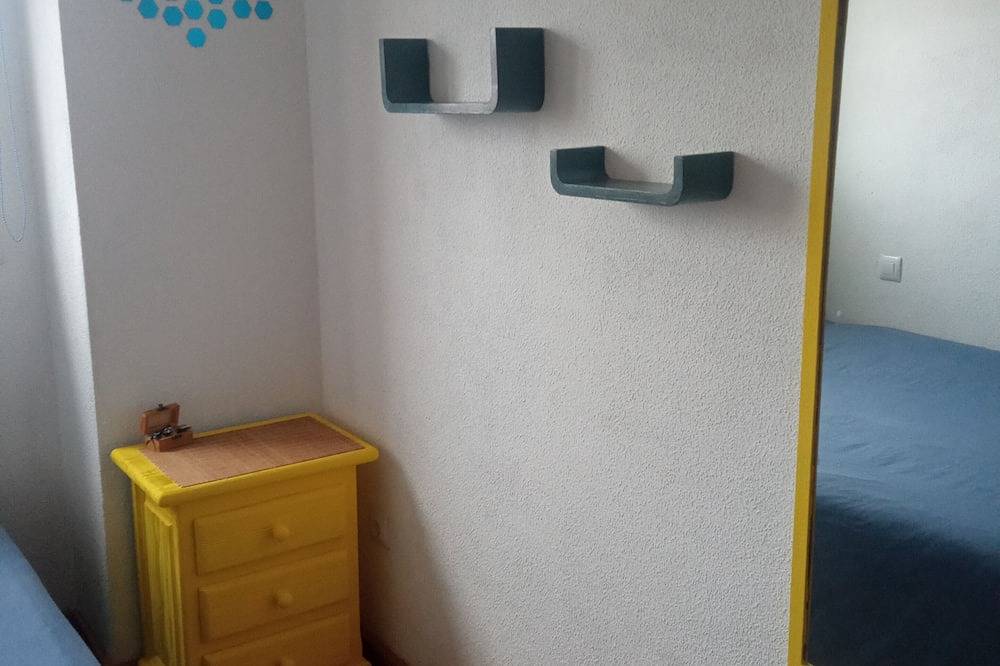 Ganze Wohnung, Room and bathroom for private use in Parla, Madrid Province