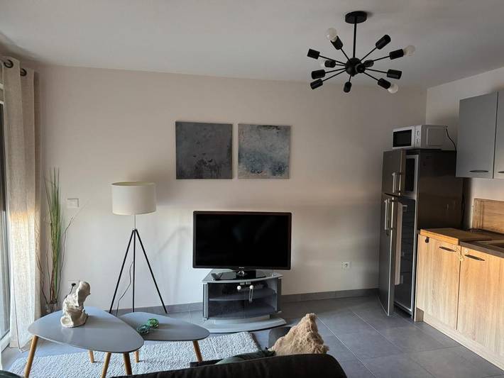 Gîte pour 4 personnes, avec vue sur le lac ainsi que balcon et vue à Excenevex - 3