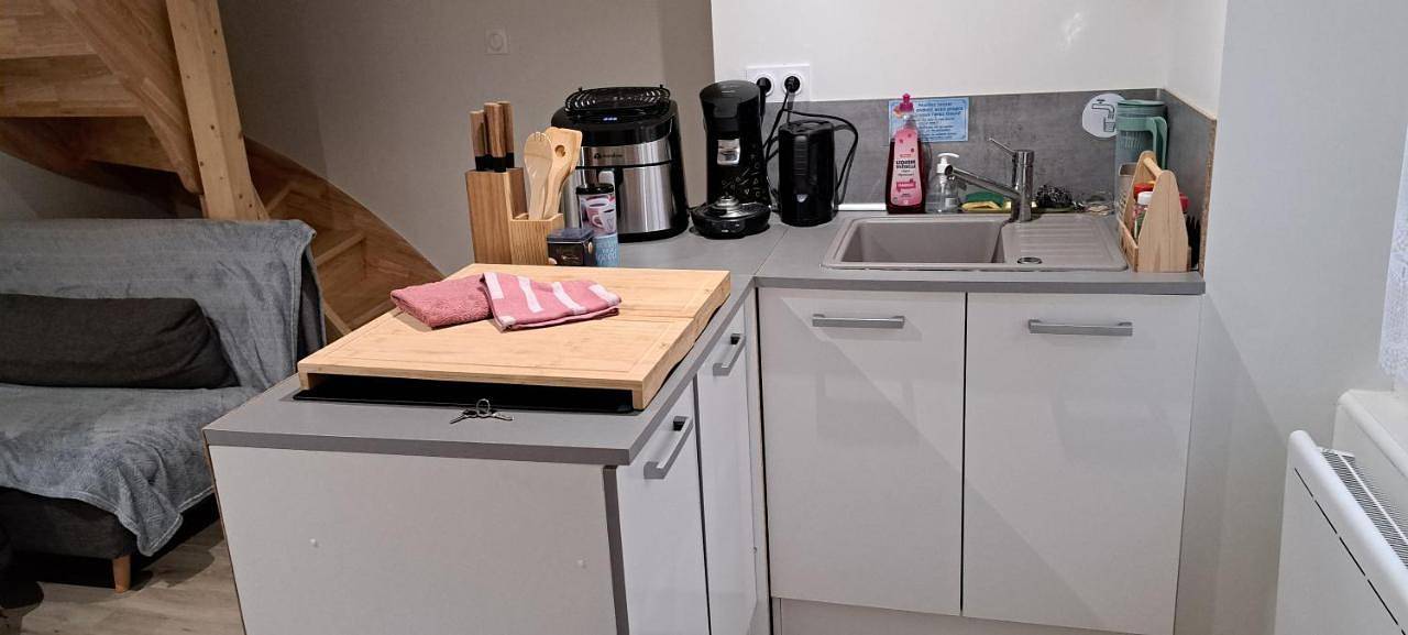 Appartement entier, Two-Bedroom Apartment in Jumeaux, Parc Naturel Régional Livradois-Forez