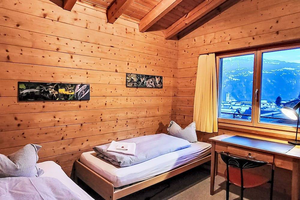 Ganze Wohnung, Chalet mit Bergsicht in Laax Dorf, Laax