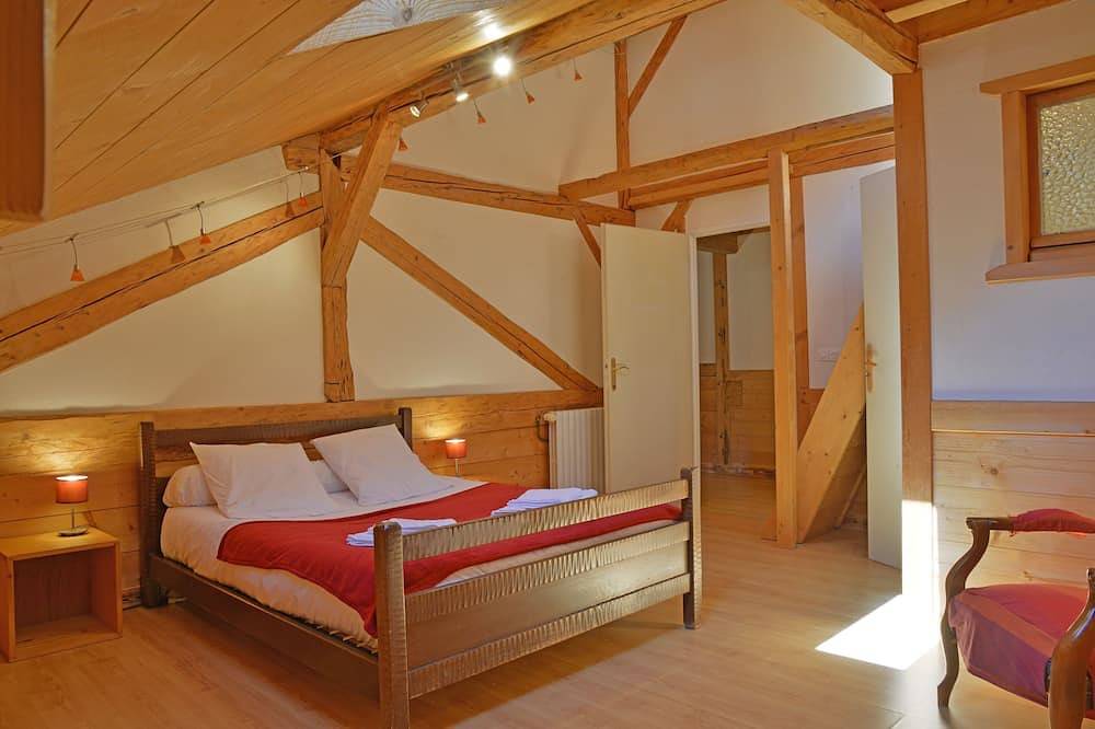 Ganze Wohnung, Wohnung in traditionellem Haus 100 m Skibus Montriond Morzine Avoriaz in Montriond, Les Portes du Soleil