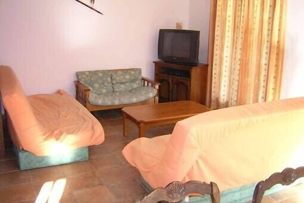 Lovely rental house for vacation in Espelette (Basque country) for 10 to 12 pers in Espelette, Bayonne region