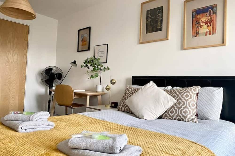 Entire apartment, Cosy Egyptian Inspired City Centre Apartment in Northampton, Northamptonshire