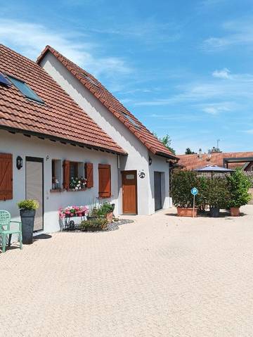 Gîte pour 4 personnes, avec vue et terrasse à Hilsenheim