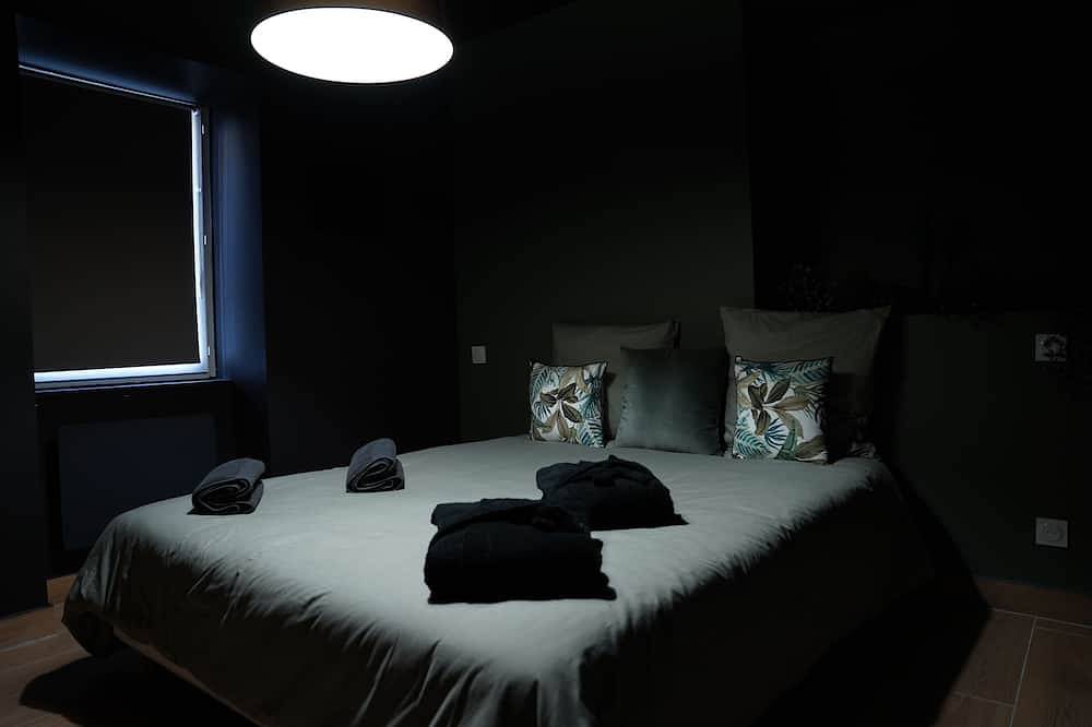 Apartamento entero, Junglia Suite - Spa & Ciné in Bourg-en-Bresse, Región de Bourg-en-Bresse