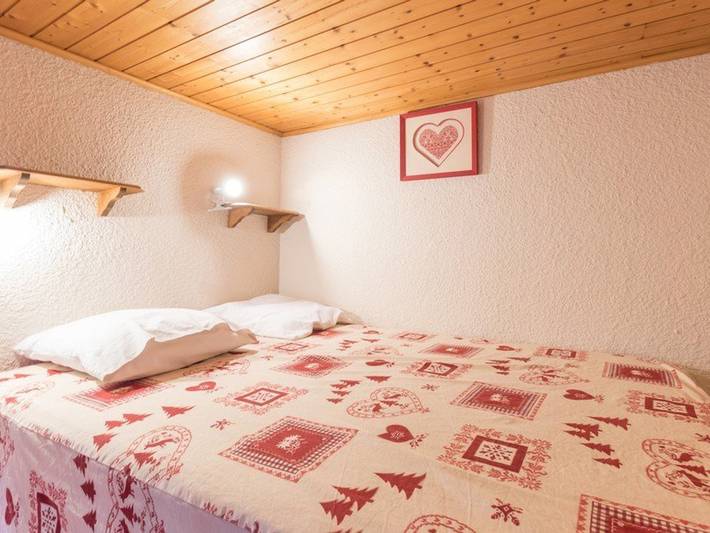 Apartamento entero, Tríplex acogedor para 6 en Chantemerle, Serre-Chevalier con WiFi y parking in Saint-Chaffrey, Serre Chevalier