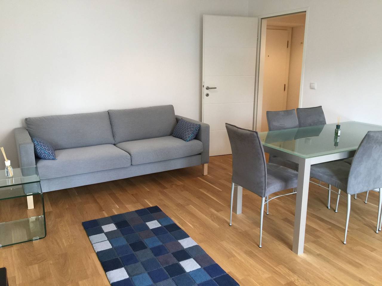 Ganze Ferienwohnung, Neu renoviertes Appartement, Innenstadtnähe in Wien, Wienerwald