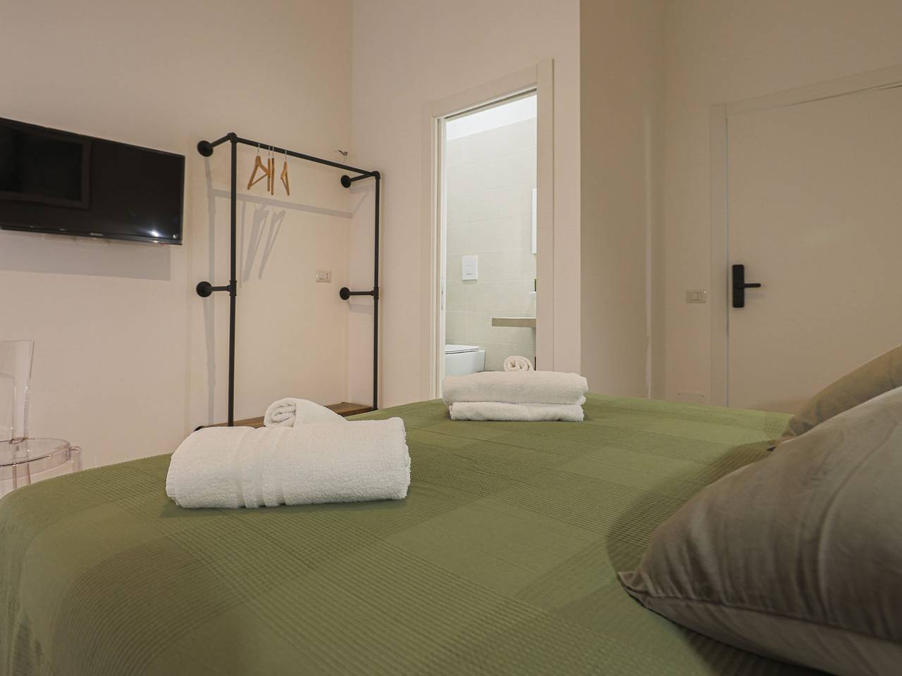 Charming room in the center of Salerno in Salerno, Costa tirrenica Campania