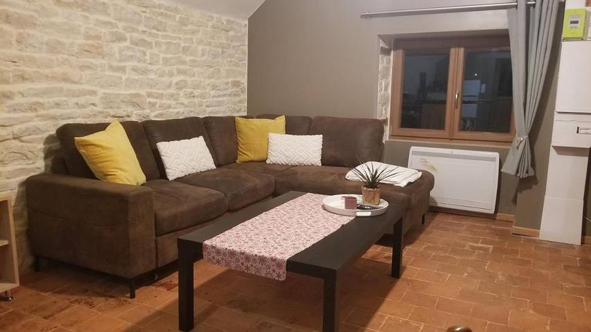 Gîte pour 2 personnes, avec jardin à Saint-Julien (Bourgogne)