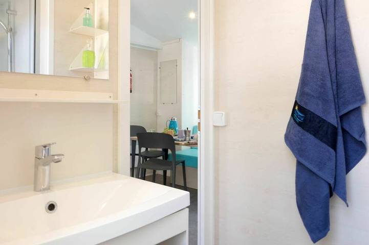 Angenehme Wohnung in einem Ferienhaus mit  W-Lan, Klimaanlage, Pool, Terrasse und Haustiere erlaubt in Lido ai Pioppi, Peschiera del Garda