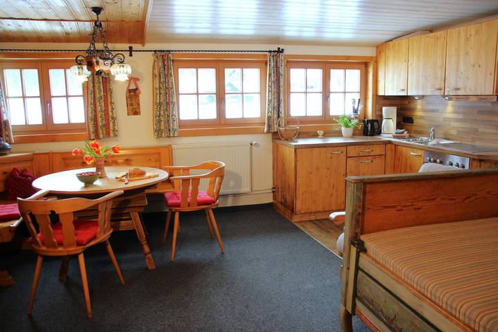 Ganze Ferienwohnung, Appartement/Fewo, Dusche, 2 Schlafräume "Ifen" in Hirschegg Kleinwalsertal, Mittelberg