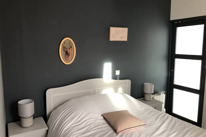 Entire apartment, Suite-Ensuite-Garden view in Saint-Quentin, Aisne