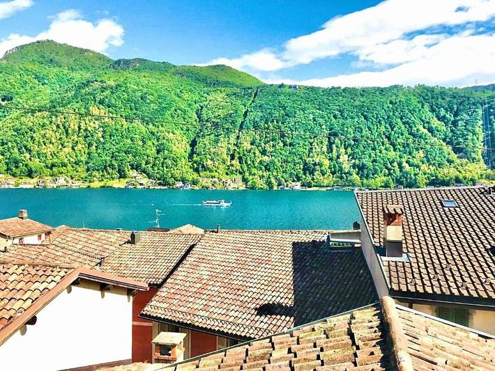 Ferienwohnung für 2 Personen, mit Terrasse und Garten sowie Ausblick in Morcote