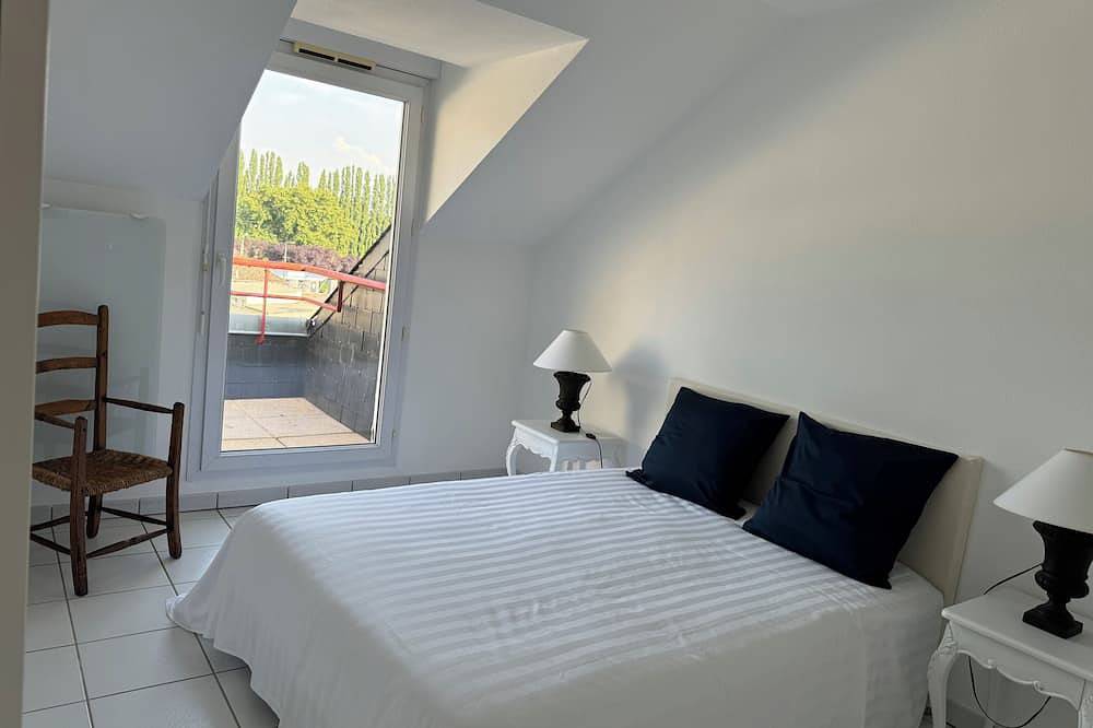 Apartamento entero, Centre Ville au Calme Avec Balcons et vue Dégagée in Objat, Brive-la-Gaillarde region