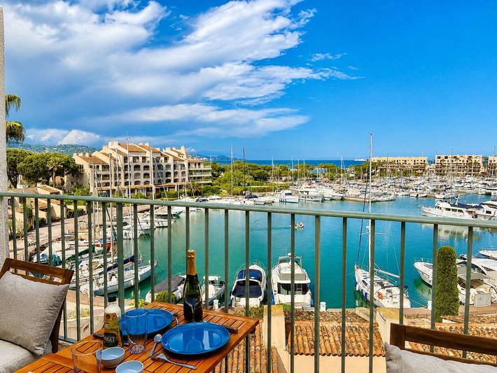 Appartement de vacances pour 4 personnes, avec piscine et terrasse