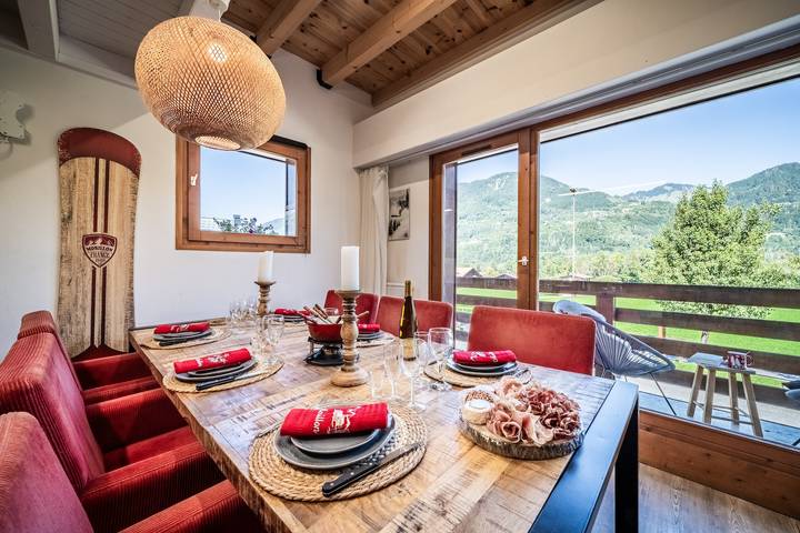 Apartamento entero, Apartamento "Vista Magnífica" con vistas a la montaña, Wi-Fi y aire acondicionado in Station de Morillon, Grand Massif