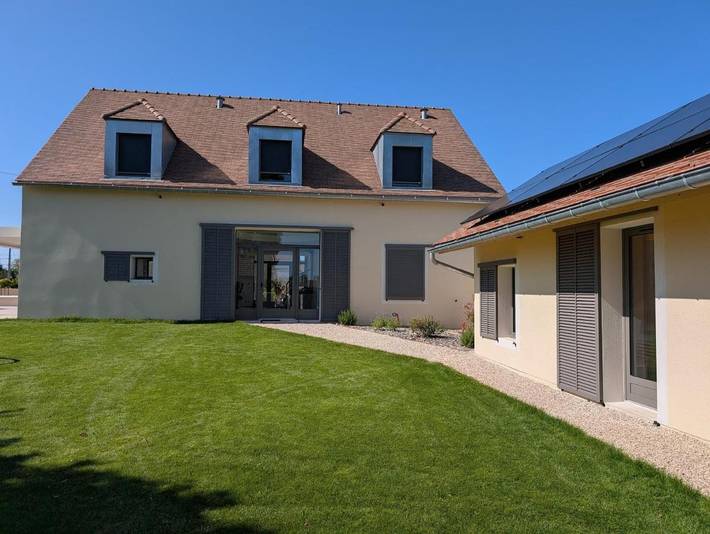 Hôtel pour 2 personnes, avec piscine et vue ainsi que jardin et sauna à Les Maillys - 4