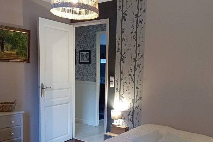 Location de vacances pour 6 personnes, avec terrasse ainsi que piscine et jardin à Cantenac - 3