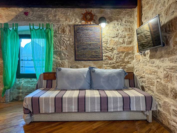 Ferienwohnung für 6 Personen, mit Terrasse und Garten auf Murter - 4