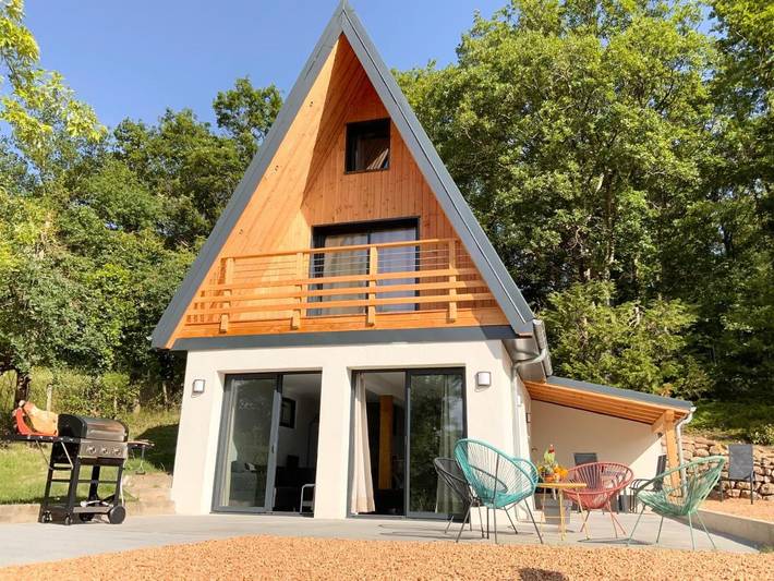 Gîte pour 4 personnes, avec Balcon et Jacuzzi ainsi que Terrasse et Jardin à Bongheat