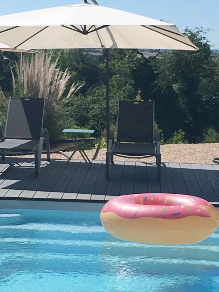 Gîte pour 2 personnes, avec jardin ainsi que vue et piscine à Escanecrabe