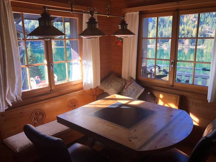 Location de vacances pour 7 personnes, avec vue sur le lac et sauna ainsi que terrasse et jardin, animaux acceptés à Orsières - 4