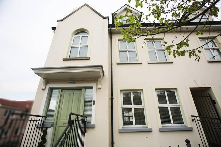 Apartment for 2 people, with balcony and view, child-friendly in Derry