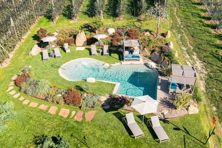 Appartamento intero, Appartamento "Feldhof Apfeltraum" con piscina di acqua salata, prato panoramico e balcone in Caines, Val Passiria