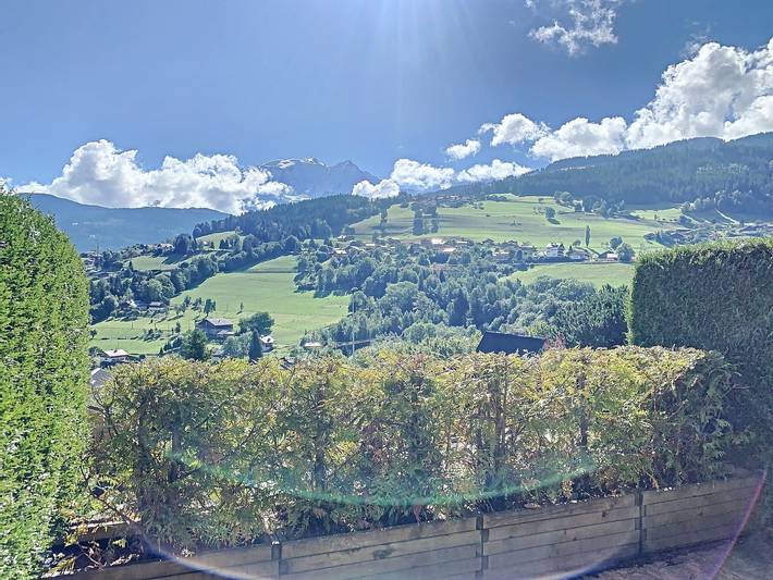 Gîte pour 2 personnes, avec terrasse dans Office De Tourisme De Combloux - 2