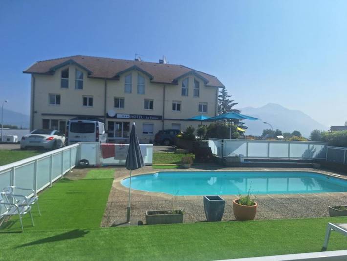 Hôtel pour 2 personnes, avec jardin et piscine, animaux acceptés à La Roche-sur-Foron