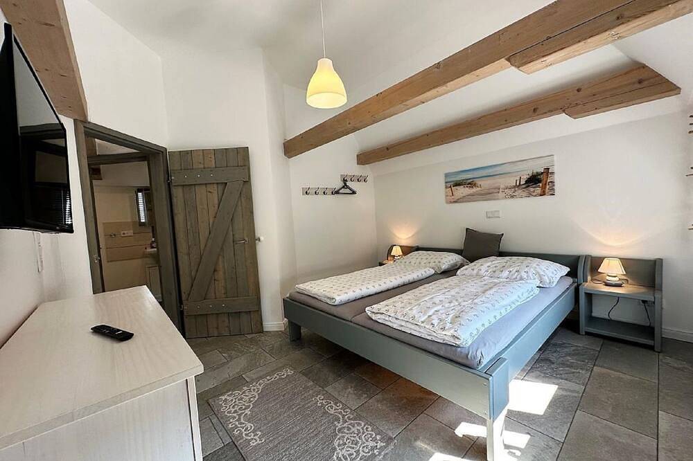 Fresen Hus - Terrasse, eingezäunter Garten, Eckbadewanne, Kamin in Humptrup, Nordfriesland