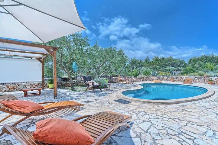 Holiday rental for 6 people, with garden on Hvar