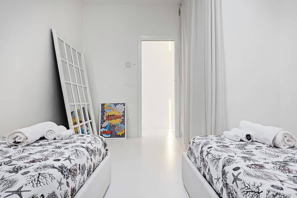 Appartamento intero, Villa con Rooftop e Giardino Privato a 200 metri dalla spiaggia in Capo Ferro, Arzachena