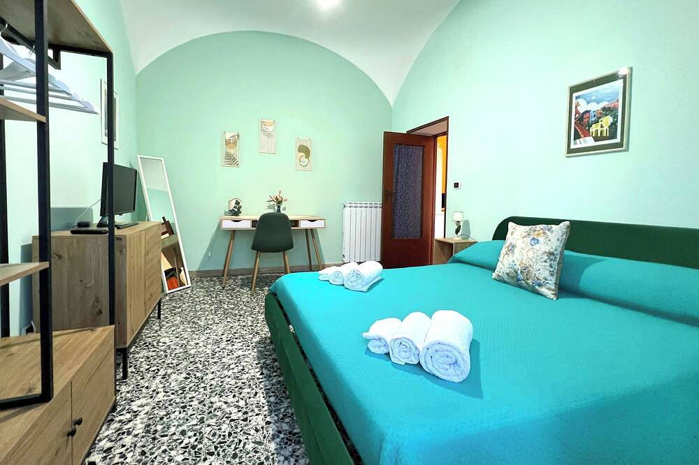 Vefià | vacation home. The terrace on the Mediterranean in Procida, Neapel Provinz