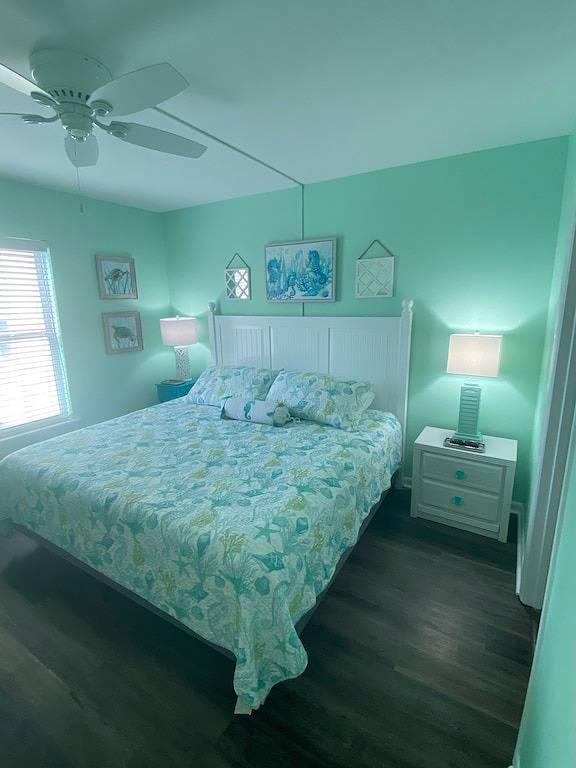 Ganze Wohnung, #1 Vrbo Rated Surf City Condo! 1 min walk to Beach & Pool! 1 Bedroom + Bunks 😃 in Topsail Island