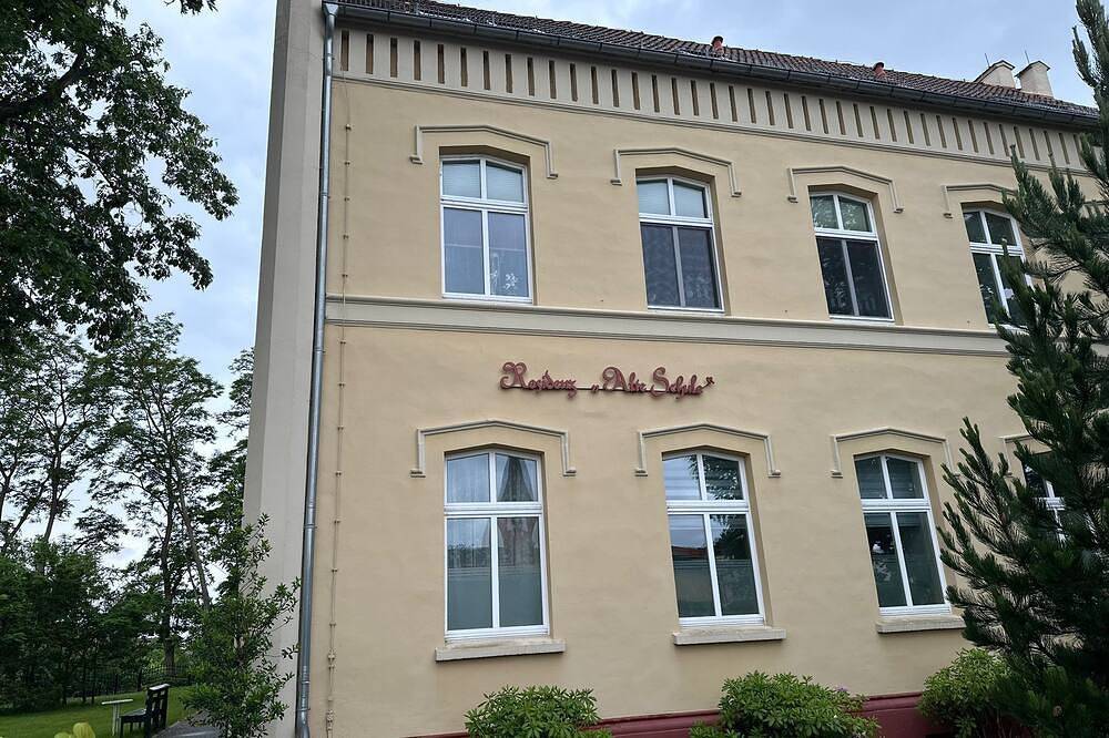 Ganze Wohnung, Gemütliches barrierefreies Apartment nahe der Peene – Komfort für Zwei in Neukalen, Kummerower See