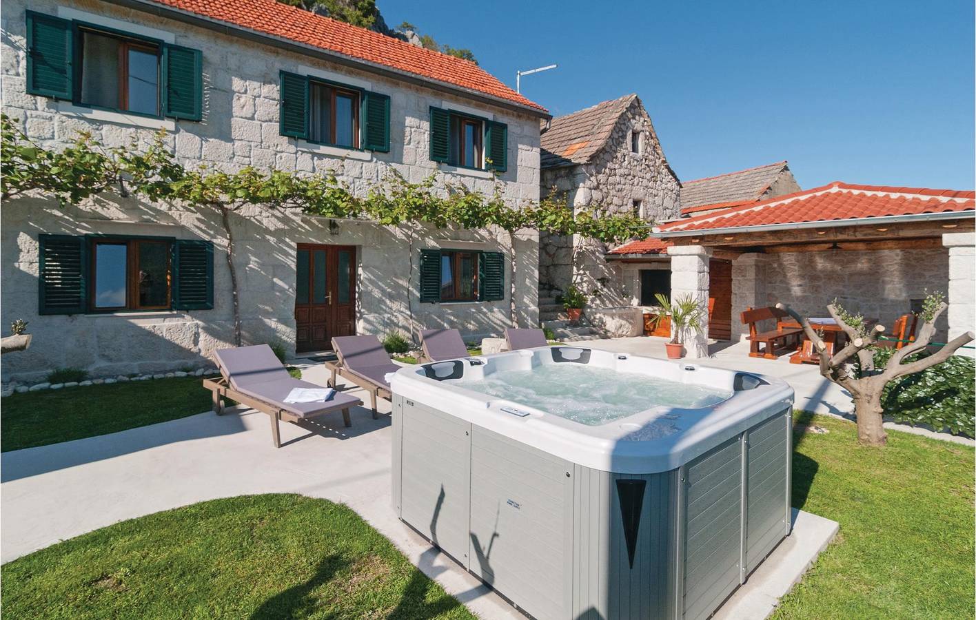 Feriehus for 6 personer med terrasse in Dalmatian Zagora