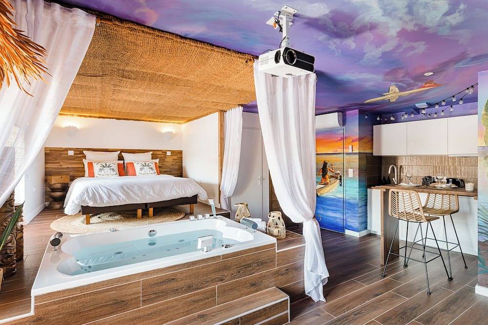 Entire apartment, Luxury suite & spa - Tahiti in Boulieu-lès-Annonay, Pilat Regional Nature Park