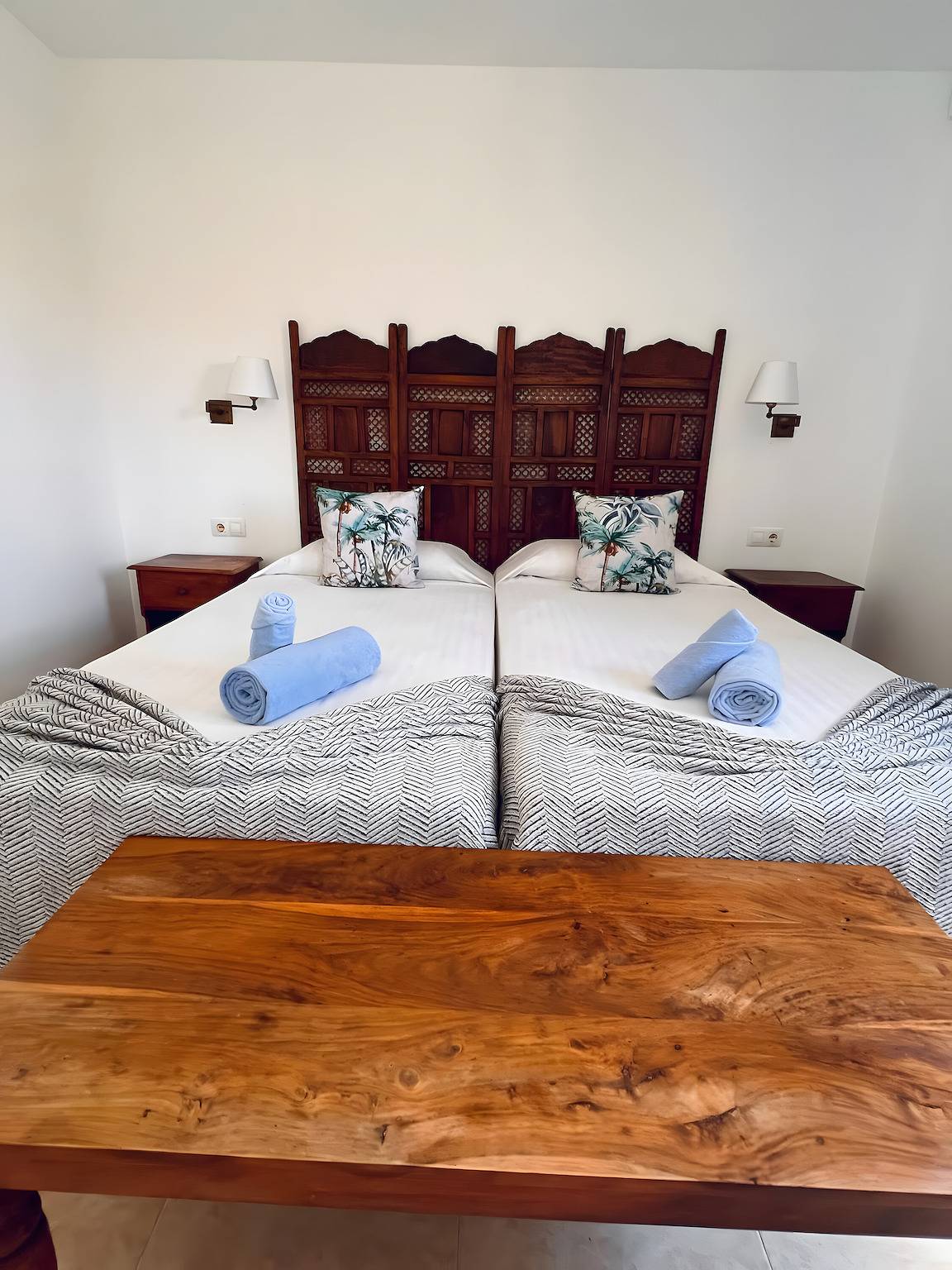 Entire apartment, Vacation 'Vista Lobos' with Sea View, Shared Pool and Wi-Fi in Oasis Tamarindo, La Oliva